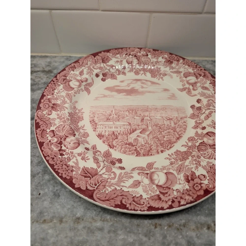 Vintage Wedgwood Harvard University 1958 The Yard Plate Facing‎ North West